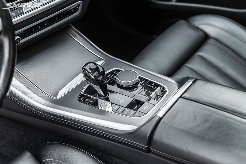 BMW X5 xDrive40d*vzduch*pano*záruka - fotka 25 z 44