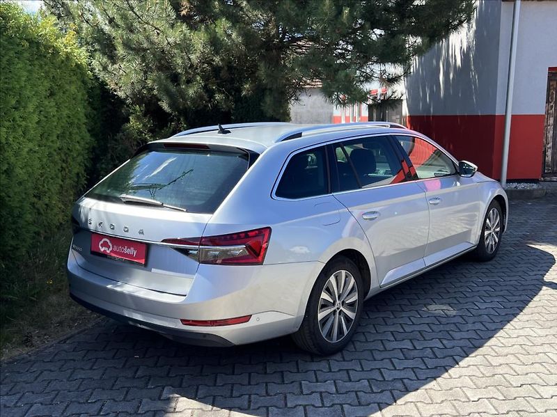 Škoda Superb 2,0 TDI DSG Premium Edition - fotka 5 z 42