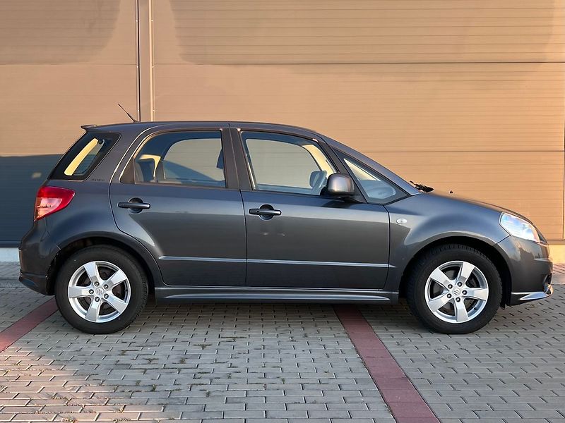 Suzuki SX4 1,6 VVti-VÝHŘEV.S-ALU - fotka 7 z 34