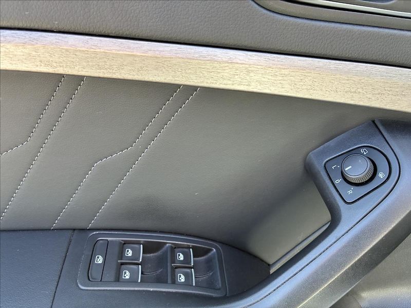 Seat Ateca 2,0 TDI 4X4 TAŽNÉ WEBASTO - fotka 13 z 33