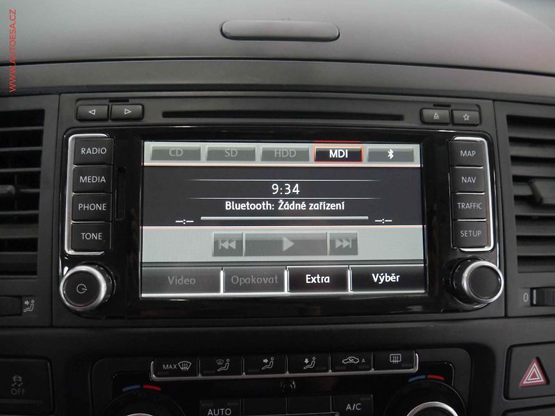Volkswagen Multivan (2015) 2.0 TDi, Comfortline, navi - fotka 18 z 21