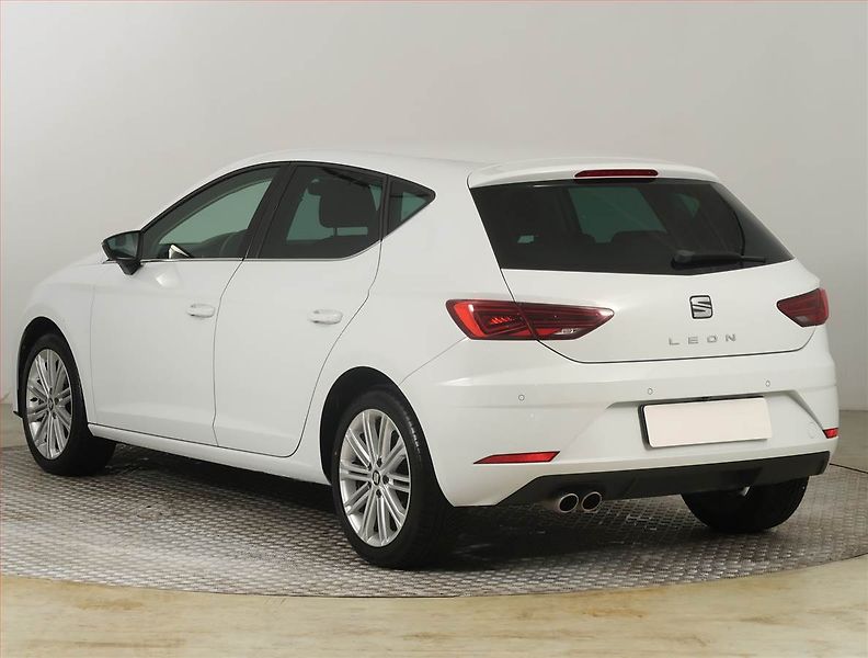 Seat Leon (2020) 1.5 TSI, Kůže, Navi, Tempomat - fotka 4 z 19