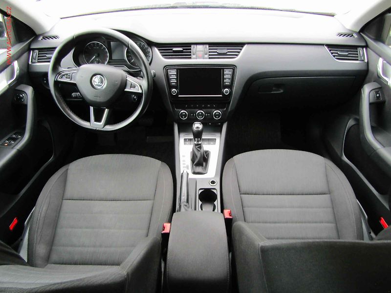 Škoda Octavia (2014) 2.0TDi, ČR, DSG, bixen, navi - fotka 8 z 18