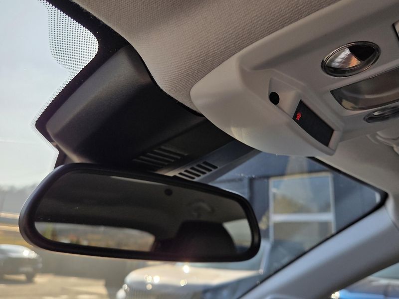 Peugeot 208 (2025)  Hybrid e-DCS 110 ALLURE - fotka 26 z 28