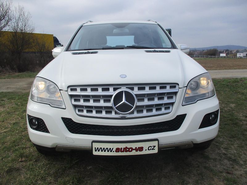 Mercedes-Benz Třídy M ML 350CDi SPORT 4M*NAVI*ALU 20 - fotka 4 z 50