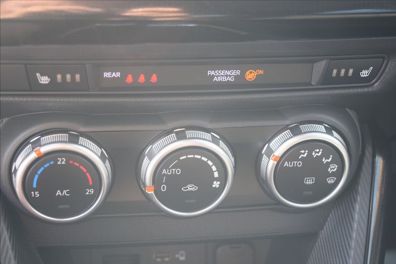 Mazda 2 1,5 i 66KW NÍZKÉ KM NOVÁ STK - fotka 43 z 49