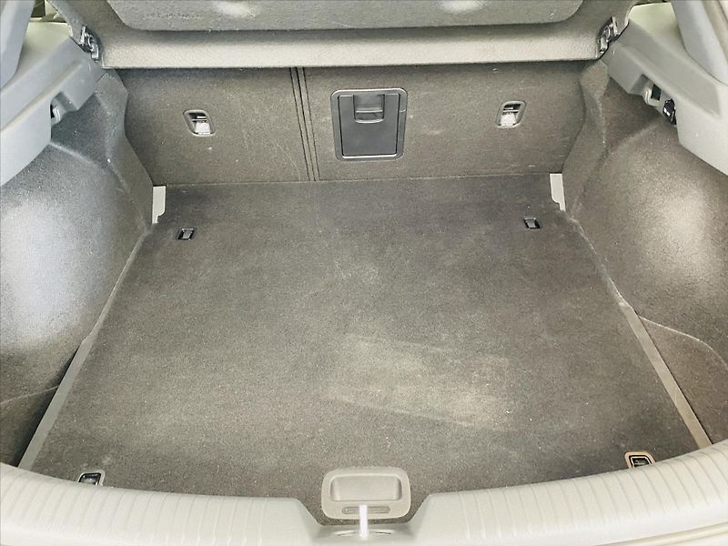 Hyundai i30 1,5 T-GDi 117kW Smart - fotka 21 z 25