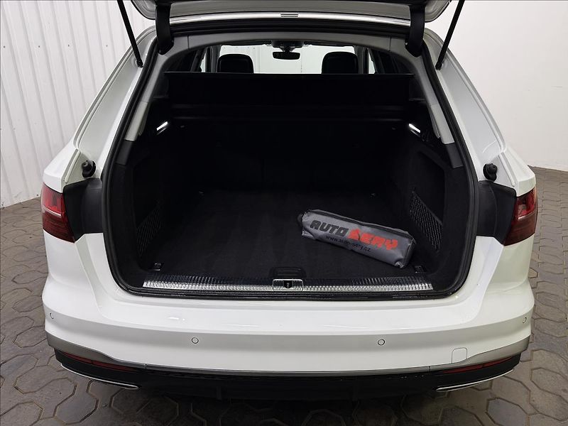 Audi A4 35TDI MHEV S-LINE MATRIX LED - fotka 37 z 46