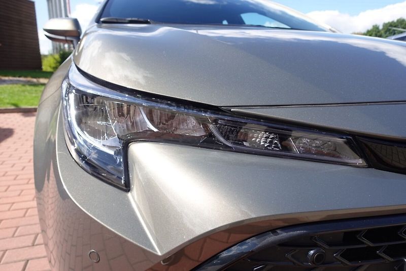 Toyota Corolla 2,0HSD e-CVT Comfort Tech - fotka 33 z 33