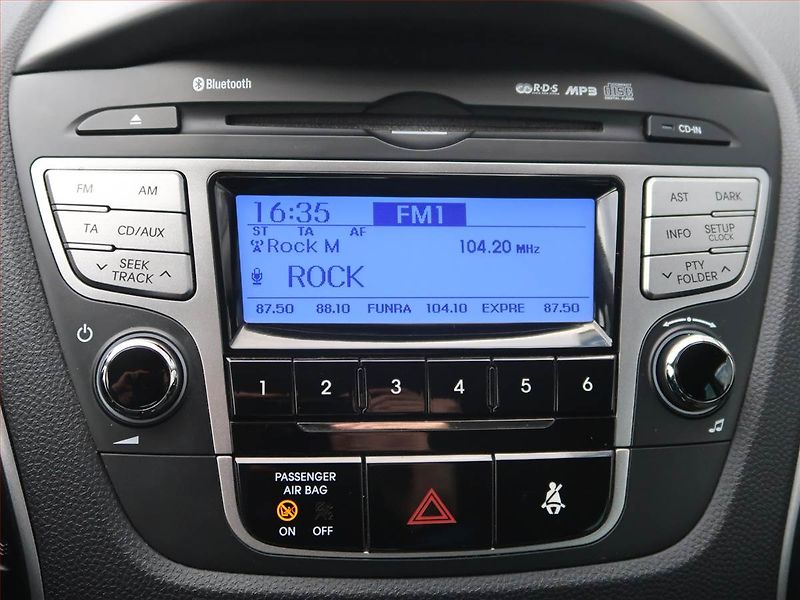 Hyundai ix35 (2012) 2.0 CRDi, 4X4, Tempomat - fotka 12 z 17