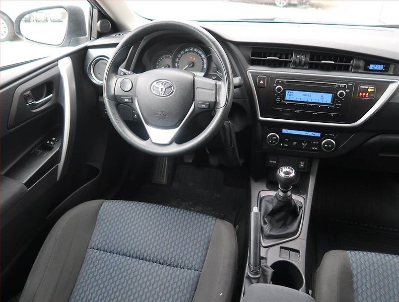 Toyota Auris (2013) 1.3 Dual VVT-i - fotka 7 z 14