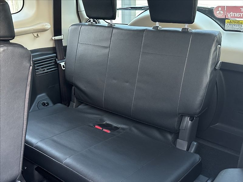 Mitsubishi Pajero 3,2 DI-D 190PS  Instyle-7 4x4 - fotka 15 z 54