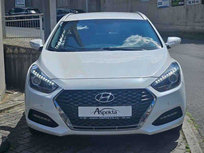 Hyundai i40 1.6 CRDi Succes Winter, 1.maj. - fotka 8 z 28