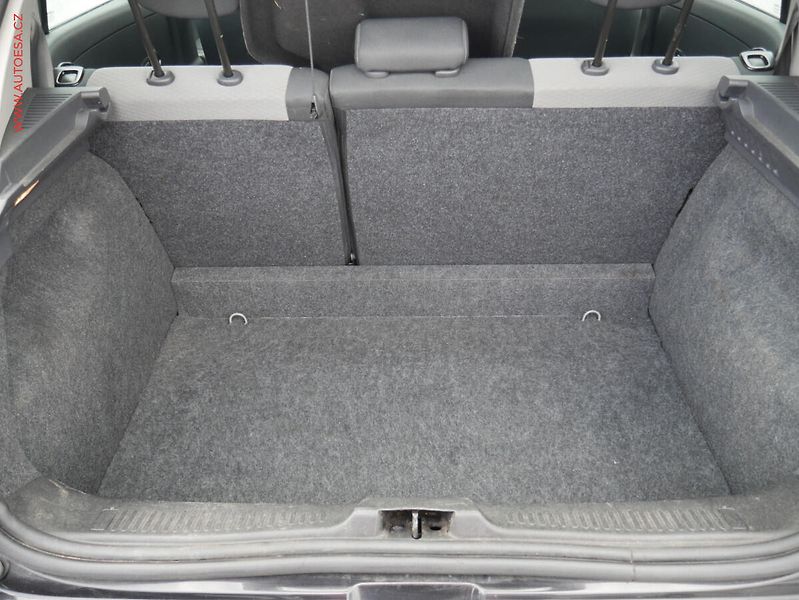 Renault Clio (2011) 1.2i, AC, temp - fotka 7 z 18