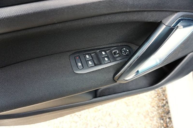 Peugeot 308 (2016) 308 ACTIVE 1,2 PT 81 kW - fotka 26 z 46