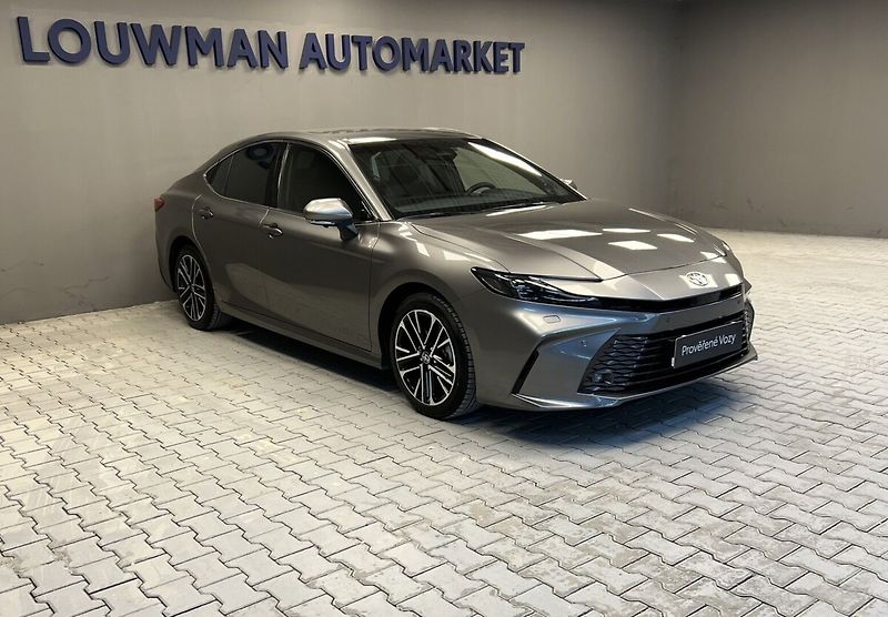 Toyota Camry EXECUTIVE - fotka 13 z 16