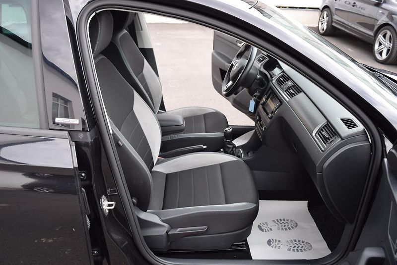 Škoda Rapid (2016) 1.2TSI 81kw ED. JOY XEN TAŽNÉ - fotka 34 z 45
