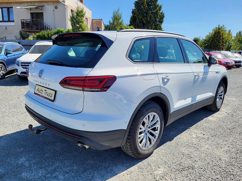 Volkswagen Touareg 3.0 V6 TDi DSG 4MOTION - fotka 4 z 46