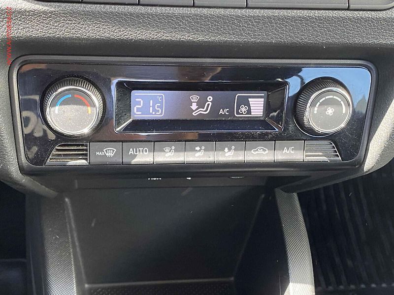 Škoda Fabia (2015) 1.2 TSi, ČR, Style, +kola - fotka 15 z 17