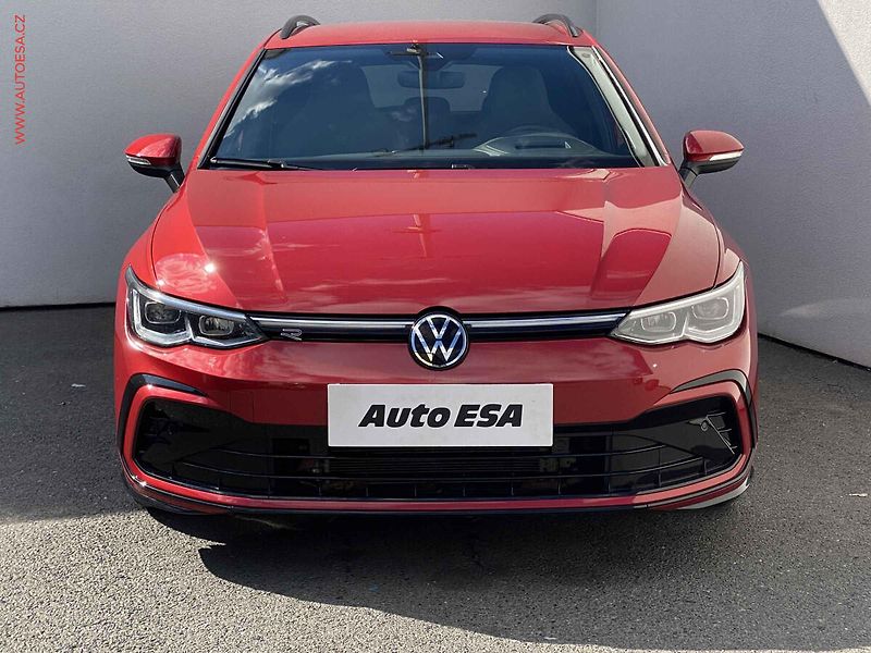 Volkswagen Golf (2023) 1.5 TSi, ČR, LED, navi, park - fotka 2 z 19