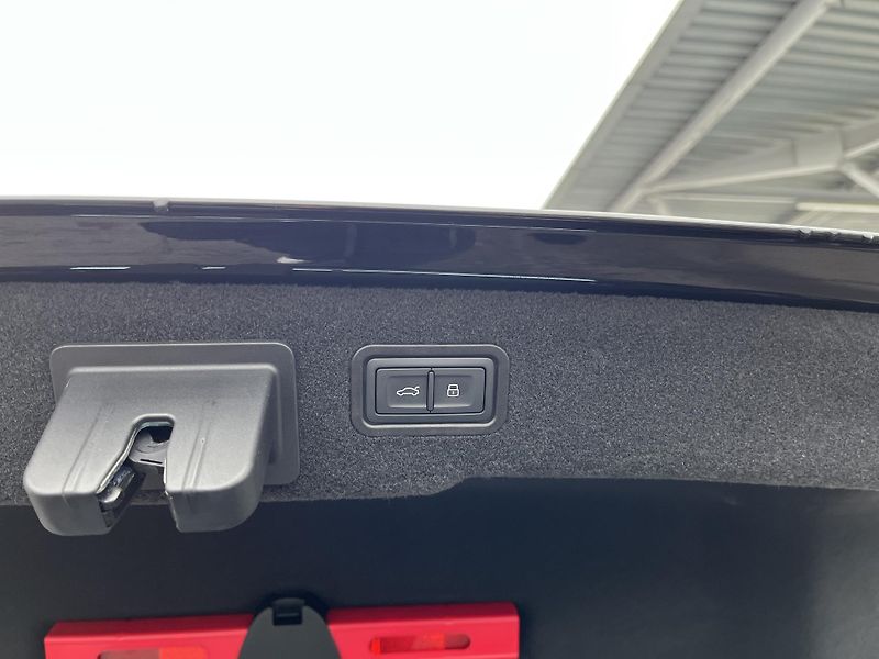 Audi S8 (2023) 4.0TFSi V8 420kW - FULL výbava - fotka 25 z 27