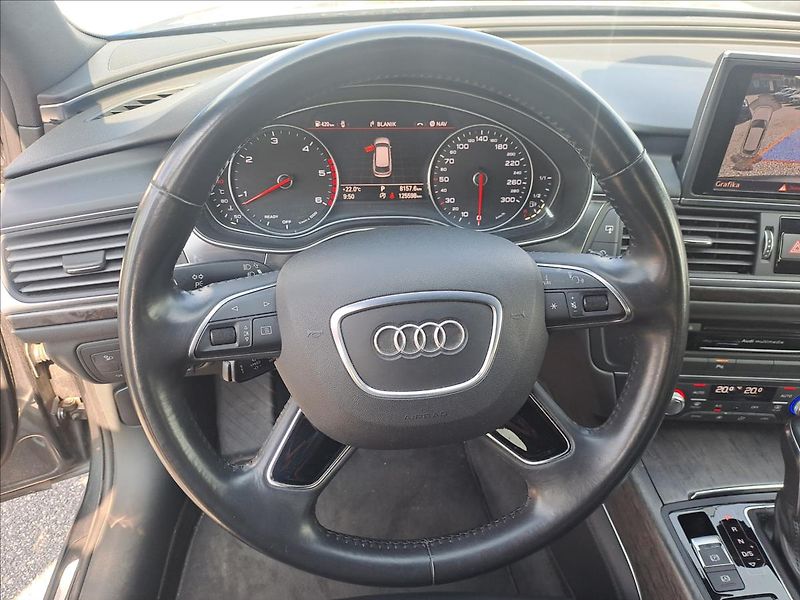 Audi A6 Avant 3,0 TDI QUATTRO S line A - fotka 12 z 20