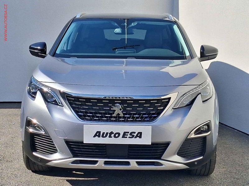 Peugeot 3008 (2019) 1.2 PT, Allure, LED, navi - fotka 2 z 18