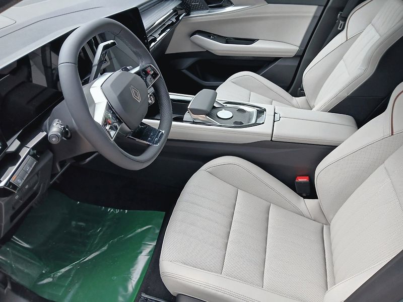 Renault Espace (2026) Iconic full Hybrid E-Tech 200 - fotka 6 z 9