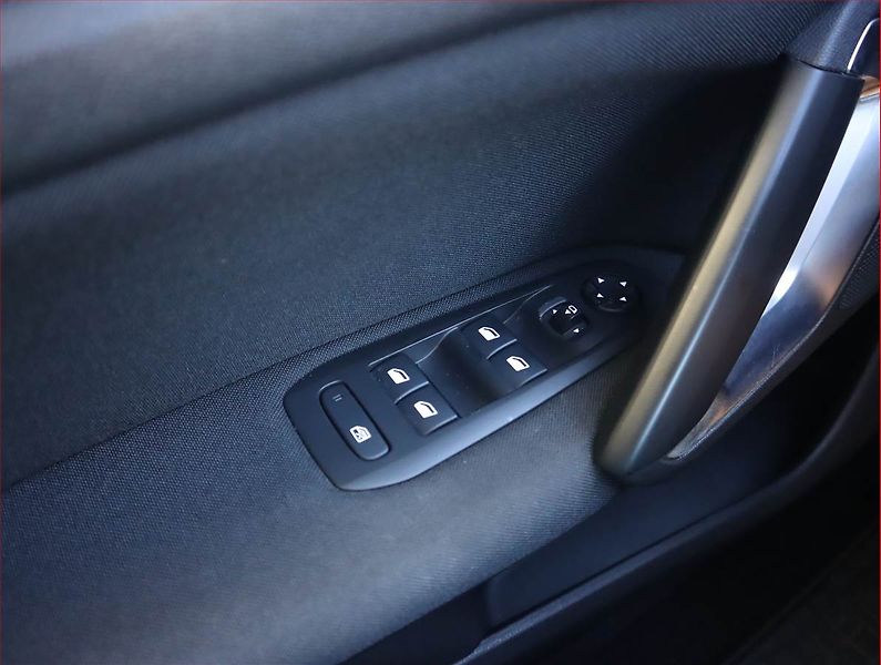 Peugeot 308 (2016) Allure 1.6 BlueHDi, Automat - fotka 20 z 22