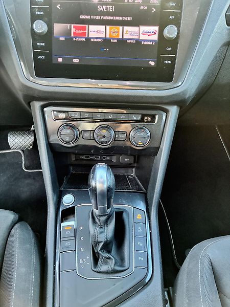 Volkswagen Tiguan (2019) VW Tiguan R-Line  1.5 tsi  - fotka 10 z 19