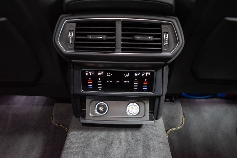 Lamborghini Urus 4.0 V8 650 PS AIR*B&O*DPH* - fotka 14 z 52