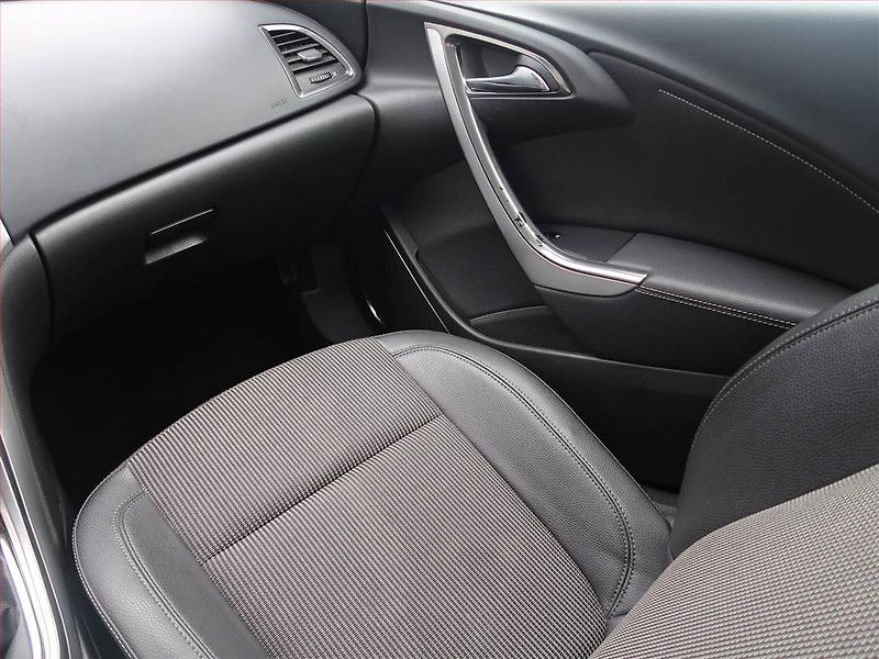 Opel Astra (2010) 1.4 T, po STK, dobrý stav - fotka 8 z 17