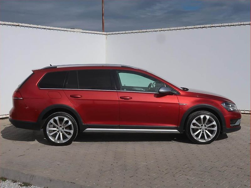 Volkswagen Golf (2016) Alltrack 2.0 TDI Alltrack - fotka 6 z 17