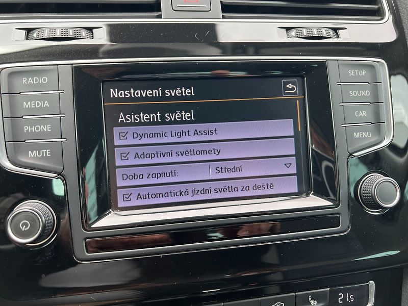 Volkswagen Golf (2015) VII 1.4TSI Highline! Tažné! - fotka 32 z 37