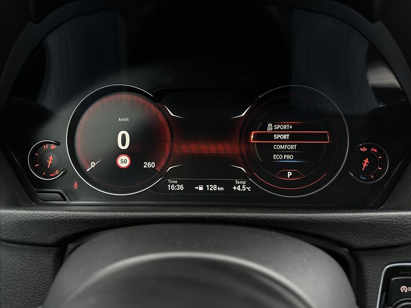BMW Řada 3 330d GT M-Paket xDrive - fotka 24 z 33