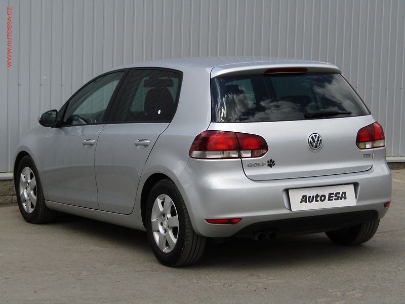 Volkswagen Golf (2008) 2.0TDi, Highline - fotka 6 z 17