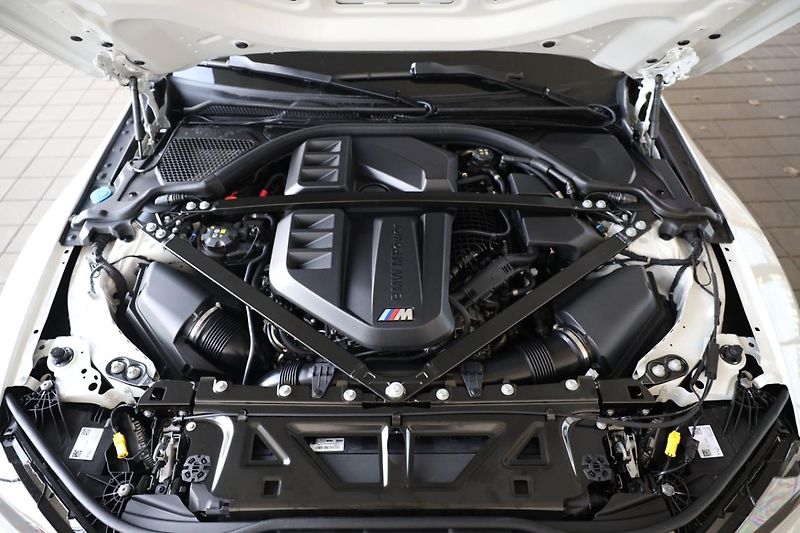 BMW M4 Competition M xDrive - fotka 9 z 19