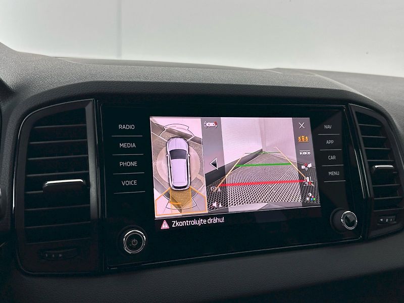 Škoda Karoq (2025) DSG 2.0TDI 110kW 4x4 SportLine - fotka 12 z 34