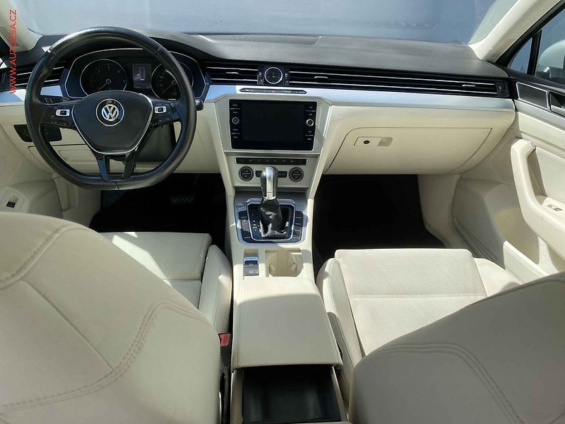 Volkswagen Passat (2018) 2.0 TDi, Comfortline, DSG - fotka 8 z 18