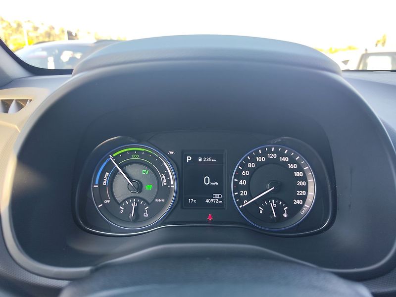Hyundai Kona 1.6 GDI/104kW Mystic Lime DCT - fotka 14 z 33