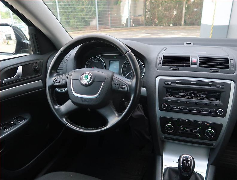Škoda Octavia (2013) Scout 2.0 TDI, 4X4, Xenony - fotka 7 z 22