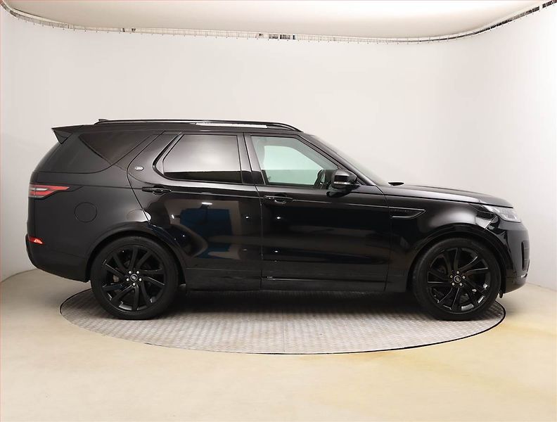 Land Rover Discovery (2018) 3.0 Td6 - fotka 6 z 26