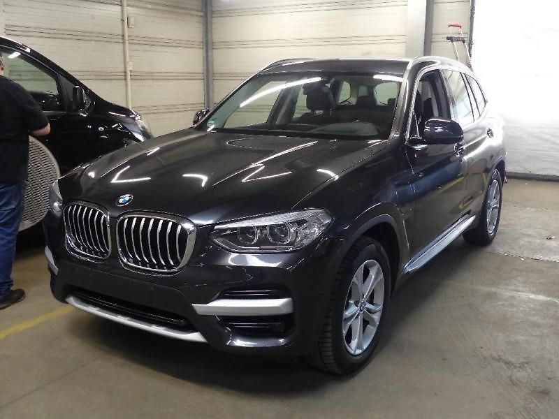 BMW X3 30e xDrive 1. majitel  - fotka 1 z 8