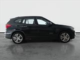 BMW X1 (2016) sDrive18d, Tempomat - náhled 6
