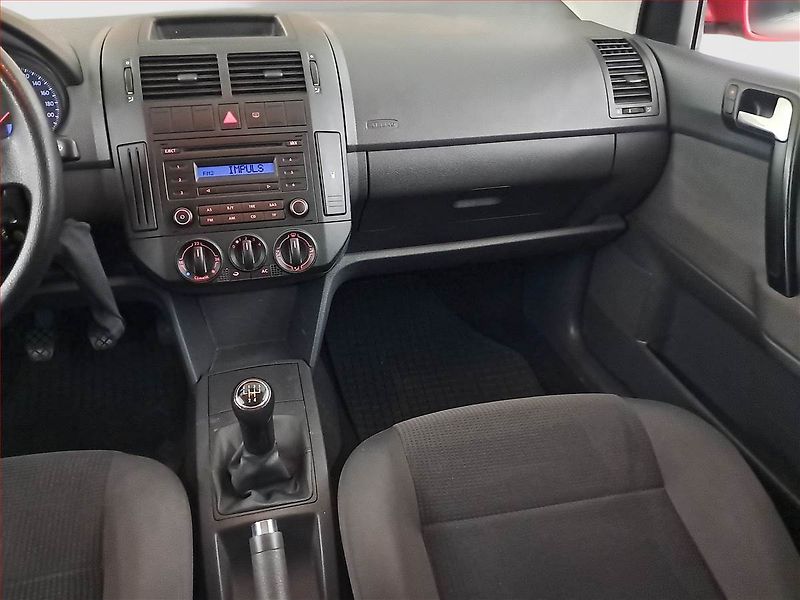 Volkswagen Polo (2008) 1.2, nová STK, za dobrou cenu - fotka 8 z 14
