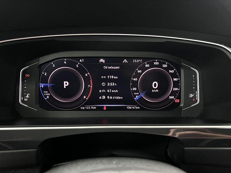 Volkswagen Tiguan 2.0 TSI 140 kW R-Line - fotka 22 z 50