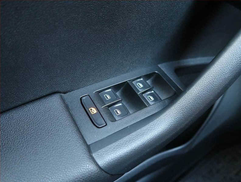 Škoda Octavia (2015) 2.0 TDI, 4X4, Automat - fotka 21 z 25