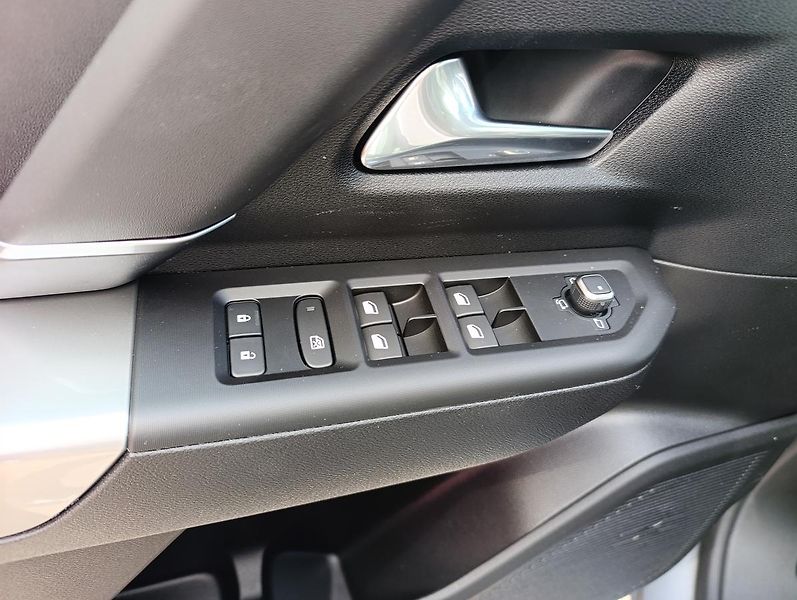 Jeep Compass (2026) First Edition e-Hybrid 145k - fotka 13 z 29