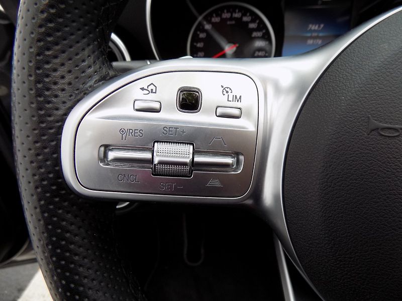 Mercedes-Benz Třídy C (2021) 400/AMG-Line/4-Matic/Led/ - fotka 28 z 44