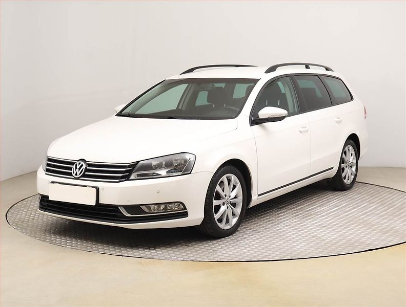 Volkswagen Passat (2013) 1.6 TDI, Serv.kniha, Tempomat - fotka 2 z 20